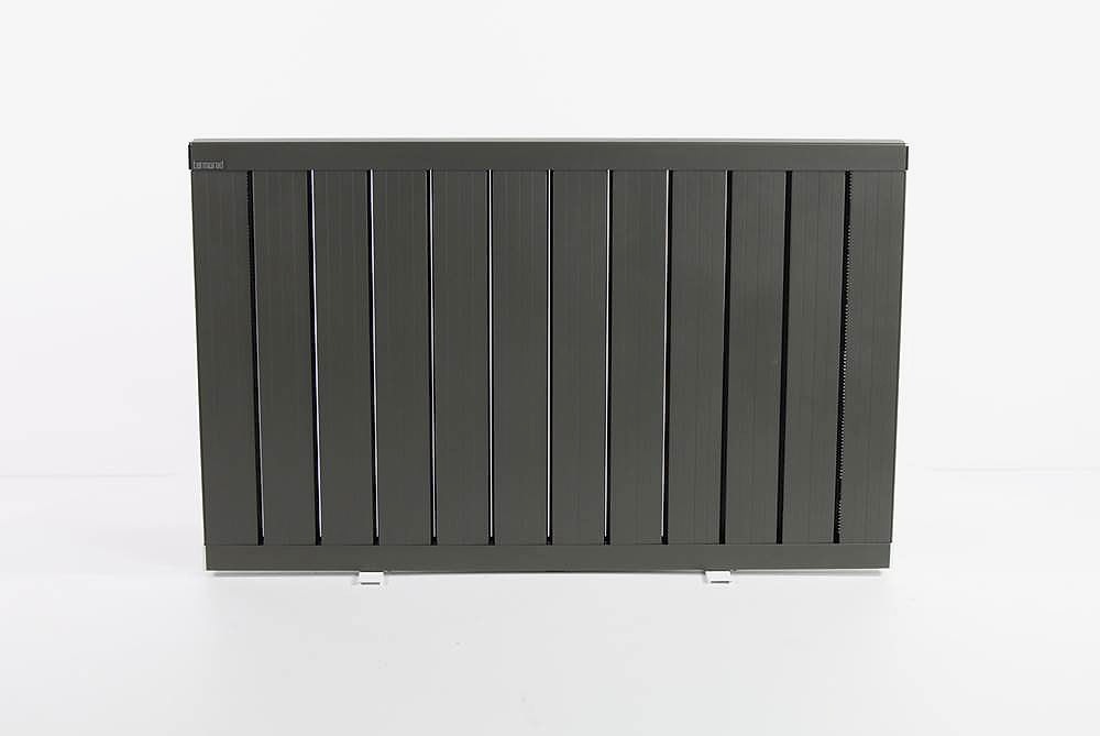 Termorad Aleos 7022 60×98 Alüminyum Panel Radyatör – Yüksek Isı Verimli Antrasit Tasarım